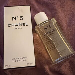 CHANEL No. 5 Body Oil with White Cap
